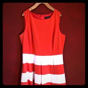 Nine West Orange and white pleated dress